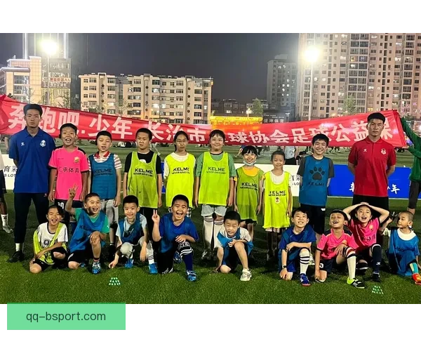 巴塞罗那宣布携手功勋名宿共推青训发展项目助力未来足球人才培养