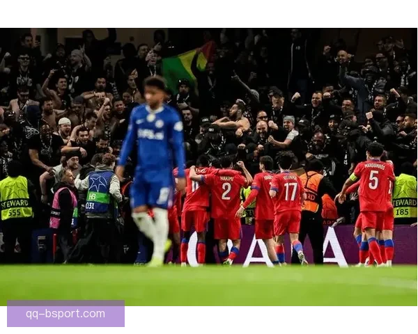 巴黎圣日耳曼宣布卡塔尔财团注资重磅消息引发足坛震动